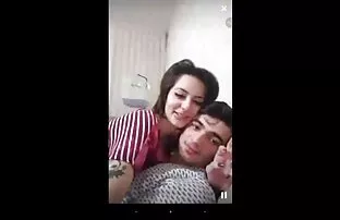আইনস্টাইনের লেখক লিজলি তুর্ক শৈল্পিক উপহার