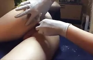 সৈকতে নগ্ন মোম 1 ব্রাজিলিয়ান মেয়েরা