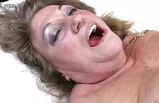 ঠাকুরমা গরম তরুণ ফালা চ্যাট