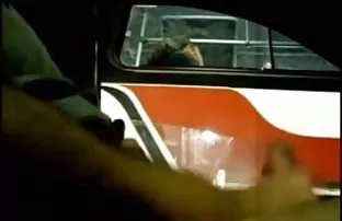 ট্রেন অপেশাদার ত্রয়ী উপর মেয়ে